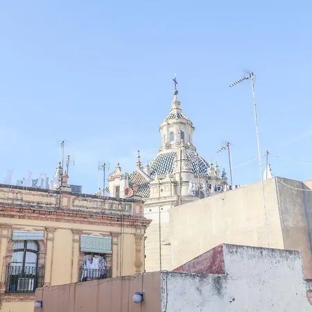 Galindo Center Premium Suites, Free Parking Seville Exterior photo