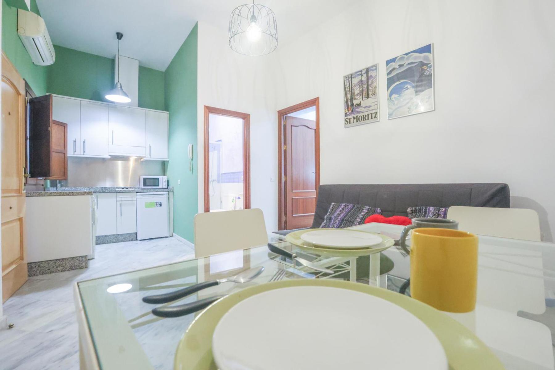 Galindo Center Premium Suites, Free Parking * Seville